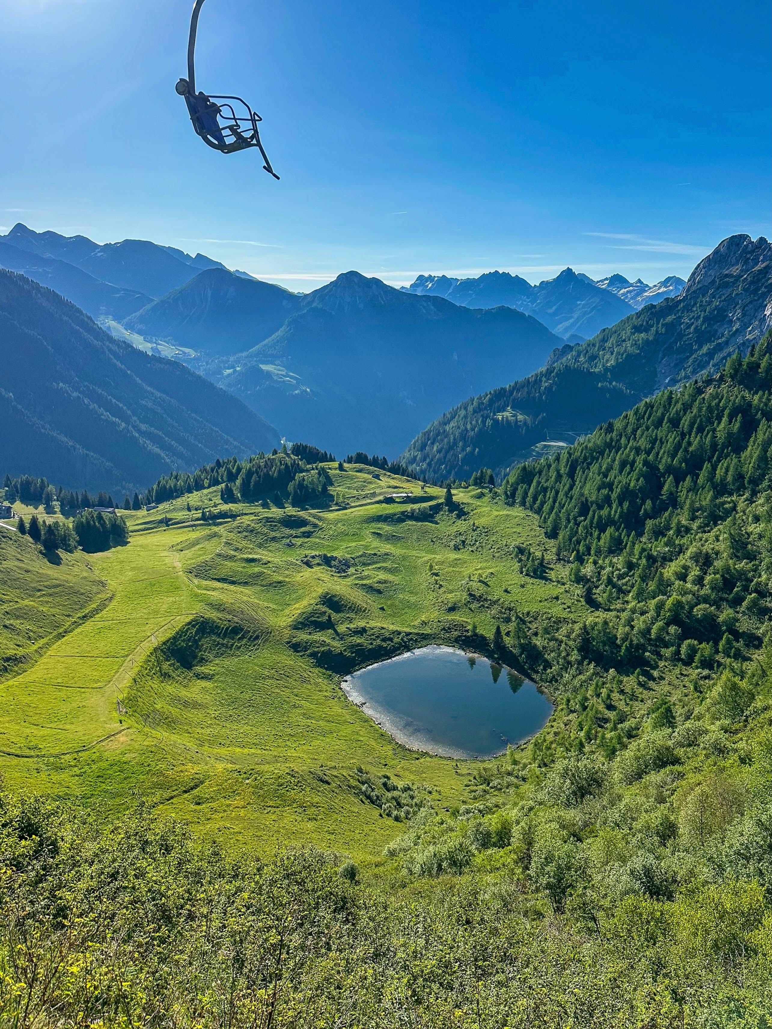 Il laghetto visto dalla seggiovia